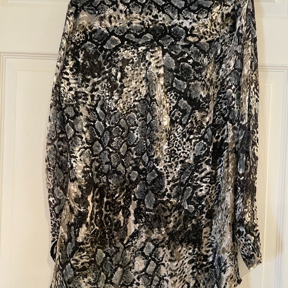 Alice + Olivia Black and Cream Snake-Print Sheer Blouse - Picture 4 of 5
